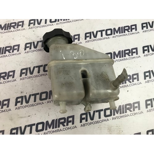 Бачок гальмівної рідини Hyundai i30 2007-2012 585112L300
